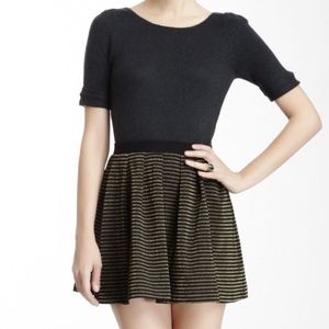 French Connection size 6 Lara Gold Stripe skirt